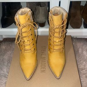 NEW Steve Madden Karmen Ankle Boots size 6